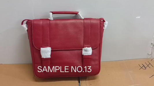 Saga-Klassisk lædertaske i kirsebærrød – elegant crossbody med moderne kant